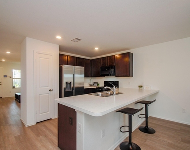 4355 Palmetto Grove Lane - Photo Thumbnail 3