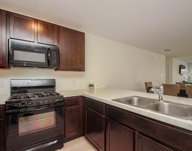 4355 Palmetto Grove Lane - Photo Thumbnail 4