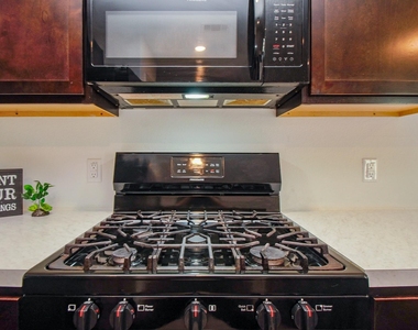 4355 Palmetto Grove Lane - Photo Thumbnail 6