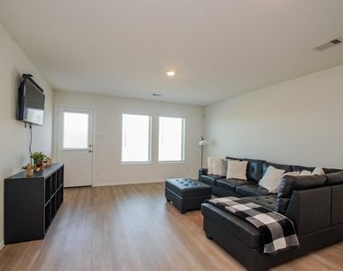 4355 Palmetto Grove Lane - Photo Thumbnail 14