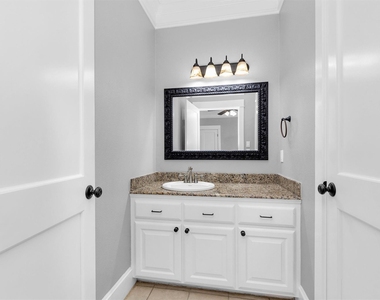304 Vincent Street - Photo Thumbnail 20