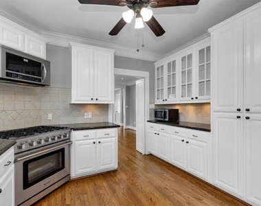 304 Vincent Street - Photo Thumbnail 11