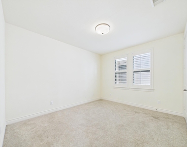11025 Sherwood Grove - Photo Thumbnail 5