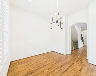 11025 Sherwood Grove - Photo Thumbnail 17