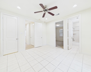 11025 Sherwood Grove - Photo Thumbnail 4
