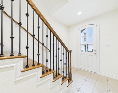 11025 Sherwood Grove - Photo Thumbnail 1