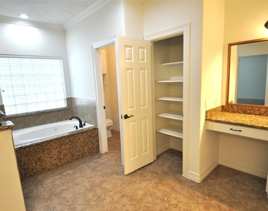 1914 Sand Hollow Lane - Photo Thumbnail 29