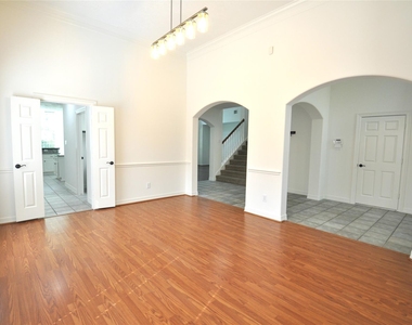 1914 Sand Hollow Lane - Photo Thumbnail 10
