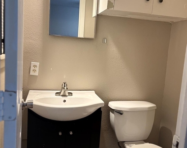 5631 Groveton Street - Photo Thumbnail 8