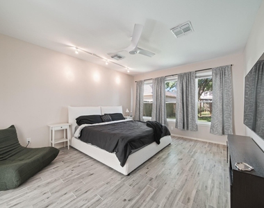 16322 Drystone Lane - Photo Thumbnail 9