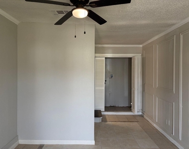5530 Lakefield Drive - Photo Thumbnail 13