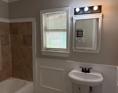 5530 Lakefield Drive - Photo Thumbnail 14