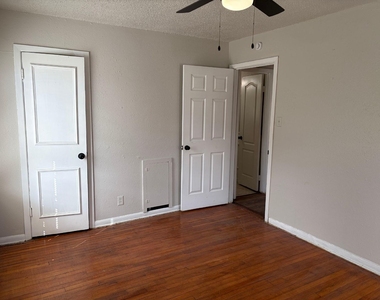 5530 Lakefield Drive - Photo Thumbnail 17