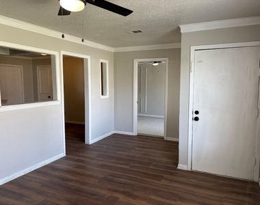 5530 Lakefield Drive - Photo Thumbnail 4