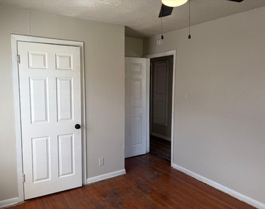 5530 Lakefield Drive - Photo Thumbnail 10