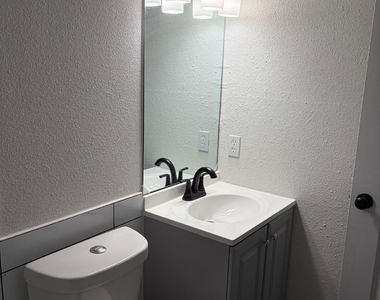5530 Lakefield Drive - Photo Thumbnail 20