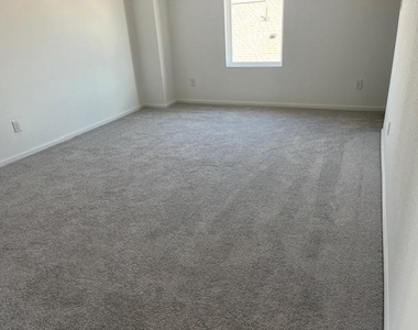 1015 Gentle Nook Drive - Photo Thumbnail 14