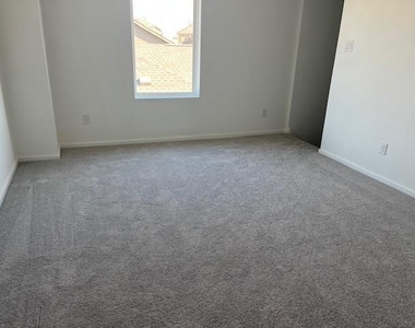1015 Gentle Nook Drive - Photo Thumbnail 10