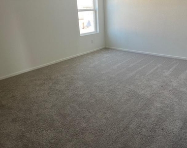 1015 Gentle Nook Drive - Photo Thumbnail 3