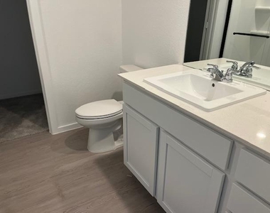 1015 Gentle Nook Drive - Photo Thumbnail 6