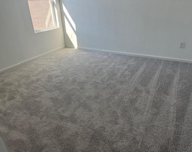 1015 Gentle Nook Drive - Photo Thumbnail 4