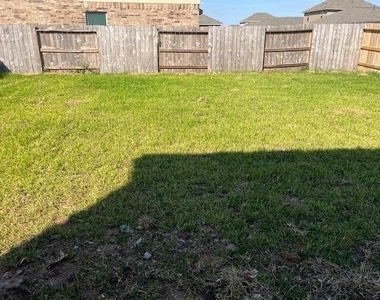 1015 Gentle Nook Drive - Photo Thumbnail 2