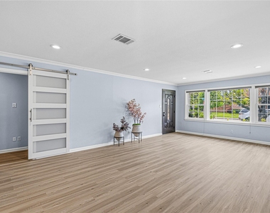 4002 Merrick Street - Photo Thumbnail 4