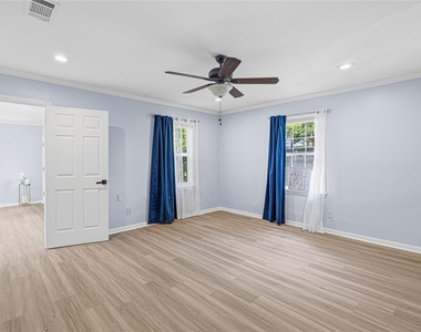 4002 Merrick Street - Photo Thumbnail 10