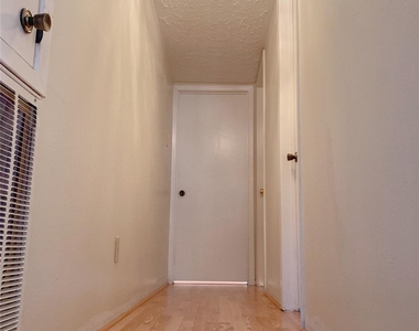 19518 Munsey Court - Photo Thumbnail 14