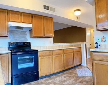 19518 Munsey Court - Photo Thumbnail 11