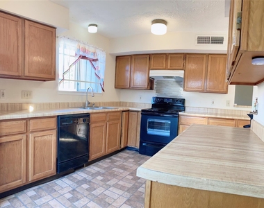 19518 Munsey Court - Photo Thumbnail 10