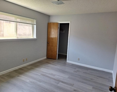 605 Noreda Street - Photo Thumbnail 8