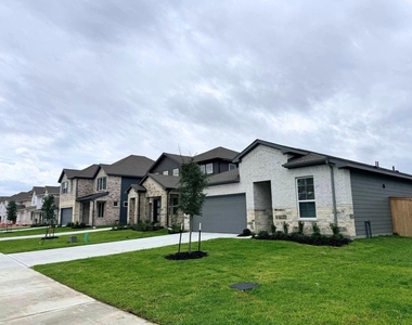 16246 Parish Pointe - Photo Thumbnail 3