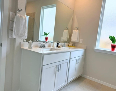 16246 Parish Pointe - Photo Thumbnail 22