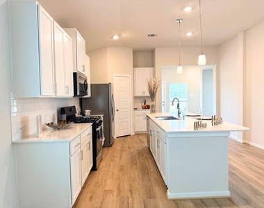 16246 Parish Pointe - Photo Thumbnail 14