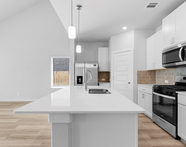 5403 Kingdom Heights Blvd - Photo Thumbnail 10