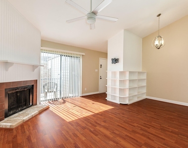 7140 N Holiday Drive - Photo Thumbnail 7