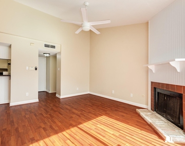 7140 N Holiday Drive - Photo Thumbnail 9