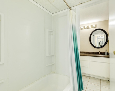 7140 N Holiday Drive - Photo Thumbnail 20