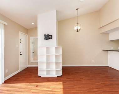 7140 N Holiday Drive - Photo Thumbnail 11