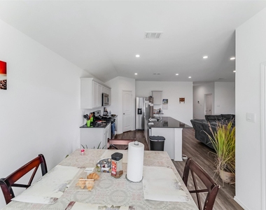 40519 Crisp Beech Street - Photo Thumbnail 15