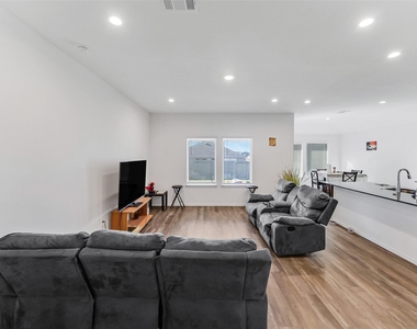 40519 Crisp Beech Street - Photo Thumbnail 10