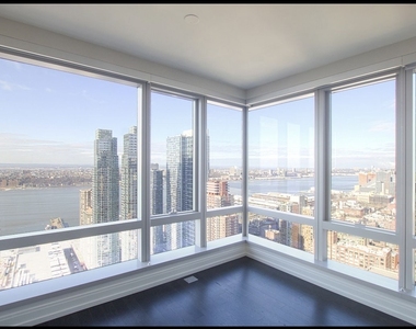 10th Avenue - Photo Thumbnail 4