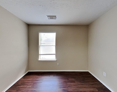 2218 Laurel Oaks Drive - Photo Thumbnail 16
