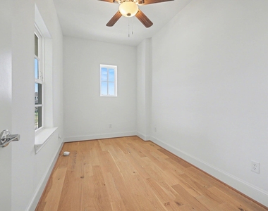 2713 Kinsley Oaks Drive - Photo Thumbnail 11