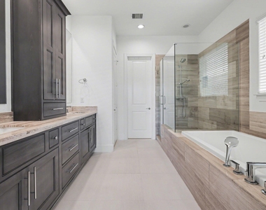 2713 Kinsley Oaks Drive - Photo Thumbnail 34