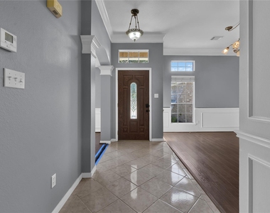 27186 Kings Manor Drive S - Photo Thumbnail 2