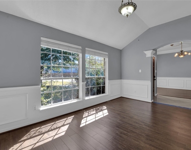 27186 Kings Manor Drive S - Photo Thumbnail 20