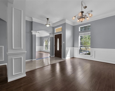 27186 Kings Manor Drive S - Photo Thumbnail 7