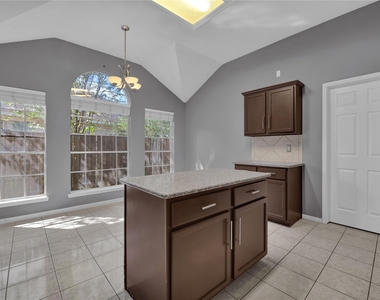 27186 Kings Manor Drive S - Photo Thumbnail 12